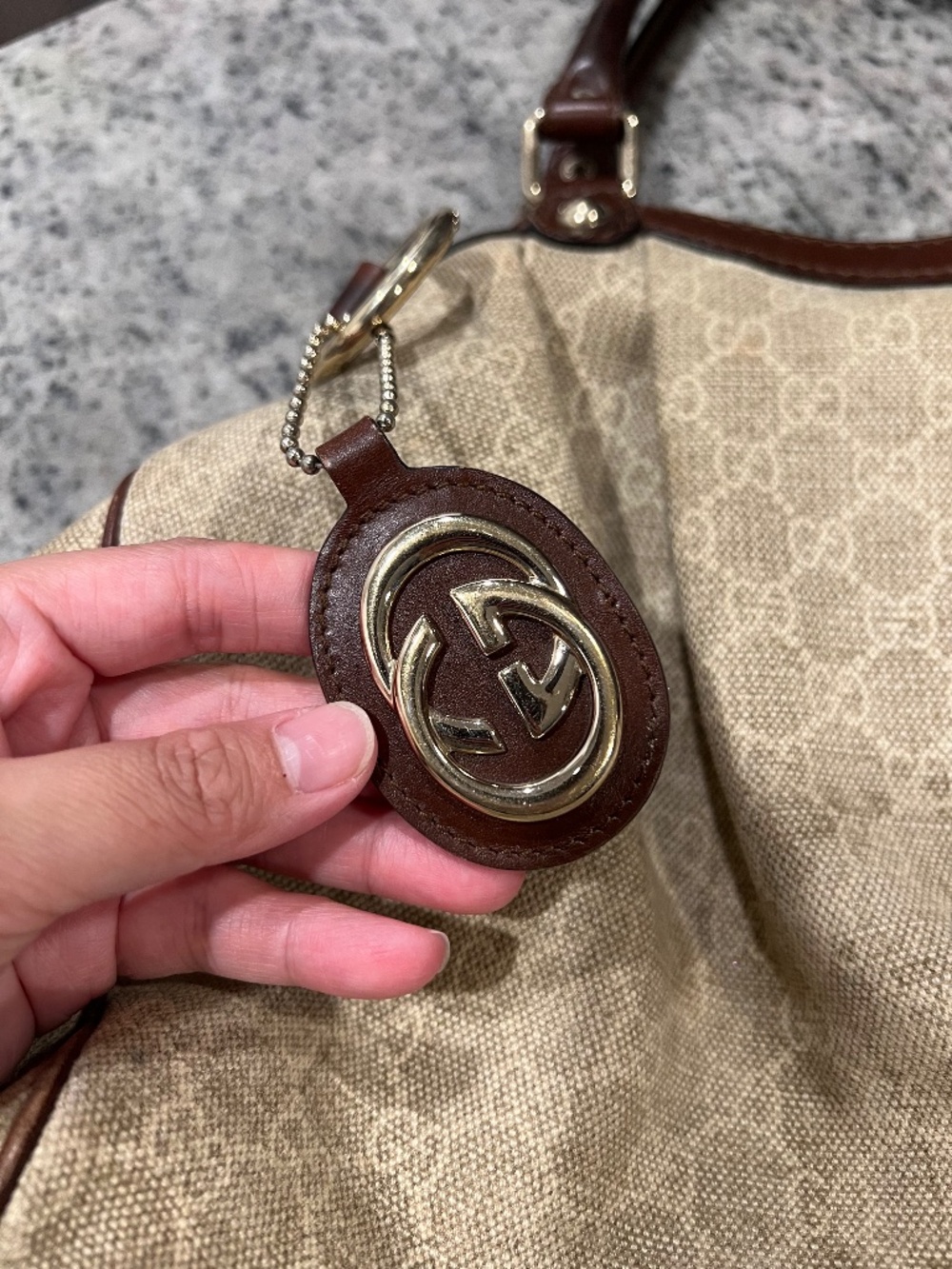 Gucci GG Canvas Sukey - Picture 6 of 13